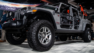 Here's What The 2020 Jeep Gladiator Pickup Looks Like With a Lift and 35 Inch Tires<em></em>